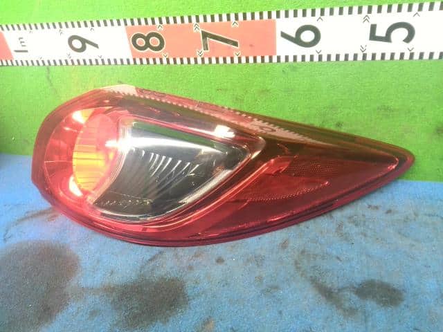 Right Tail Light MAZDA CX-5 2012 LDA-KE2AW KD5451150E — photo 2