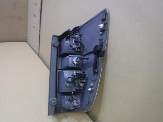 Left Tail Light HONDA Step Wagon 2009 DBA-RK6 — photo 3