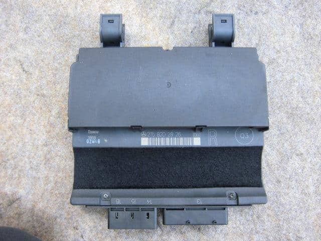 Control Unit MERCEDES-BENZ Benz cl class 2002 GH-215374 215 820 28 26 — photo 1