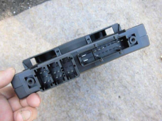 Control Unit MERCEDES-BENZ Benz cl class 2002 GH-215374 215 820 28 26 — photo 3