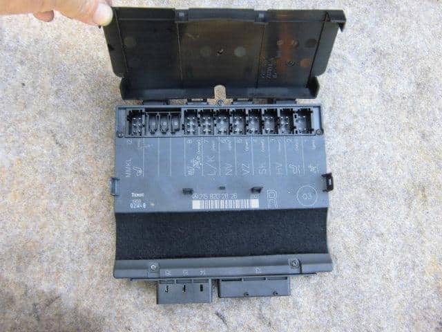 Control Unit MERCEDES-BENZ Benz cl class 2002 GH-215374 215 820 28 26 — photo 2