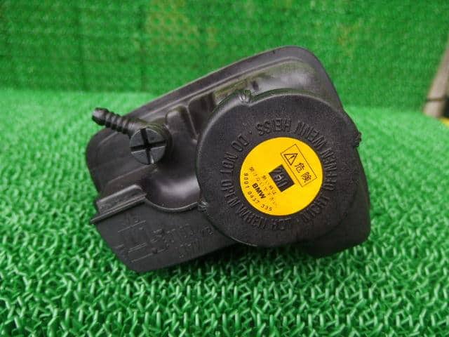 Coolant Tank BMW 5 Series 1998 GF-DM25 — photo 2