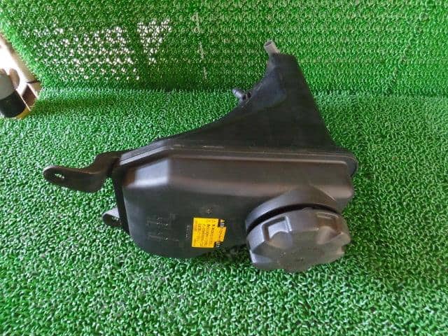 Coolant Tank BMW 3 Series 2005 ABA-VS25 1713 7 543 02601 — photo 2