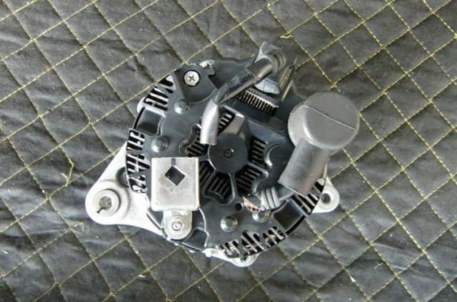 Alternator HONDA Fit 2015 DBA-GK3 — photo 4