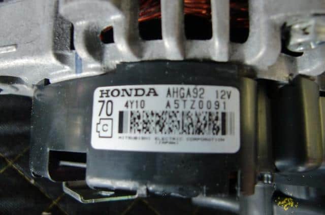 Alternator HONDA Fit 2015 DBA-GK3 — photo 2