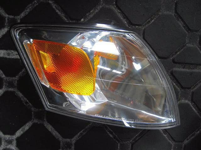 Right Side Marker Light MAZDA MPV 1999 GF-LW5W — photo 1