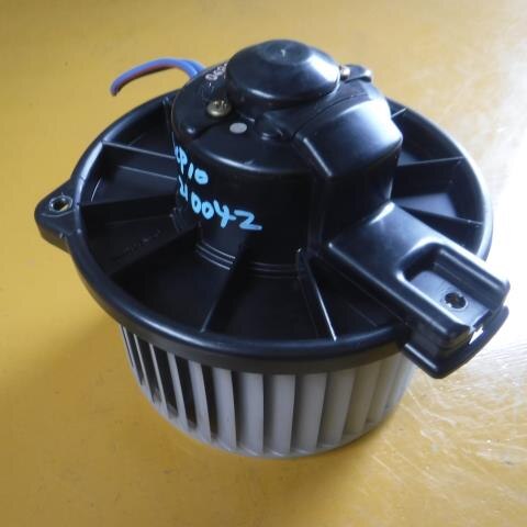 Blower Motor TOYOTA Vitz 2000 GH-SCP10 — photo 1
