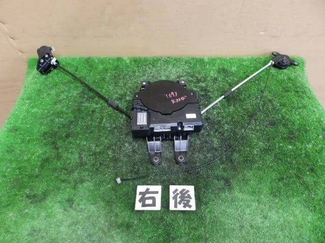 Power Slide Door Motor HONDA Freed 2017 DBA-GB5 — photo 1