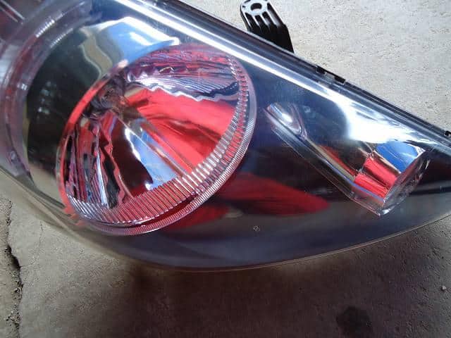 Right Headlight HONDA Fit 2004 DBA-GD1 — photo 3