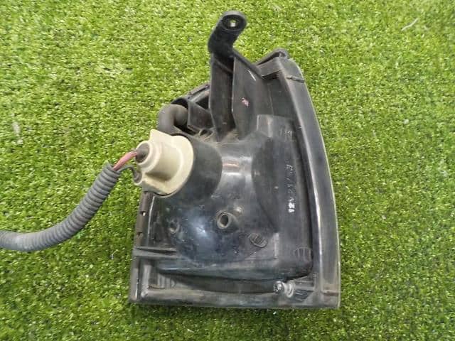 Right Side Marker Light NISSAN Gloria 1992 E-Y31 B61100H000 — photo 2
