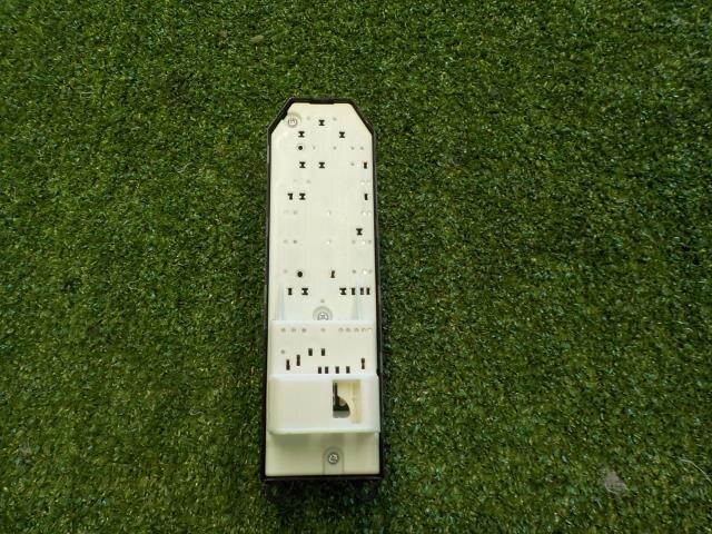 Power Window Switch TOYOTA Porte 2013 DBA-NSP140 — photo 2