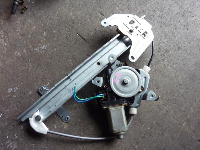 Rear Left Door Regulator NISSAN Cefiro 1999 GF-A33 — photo 1