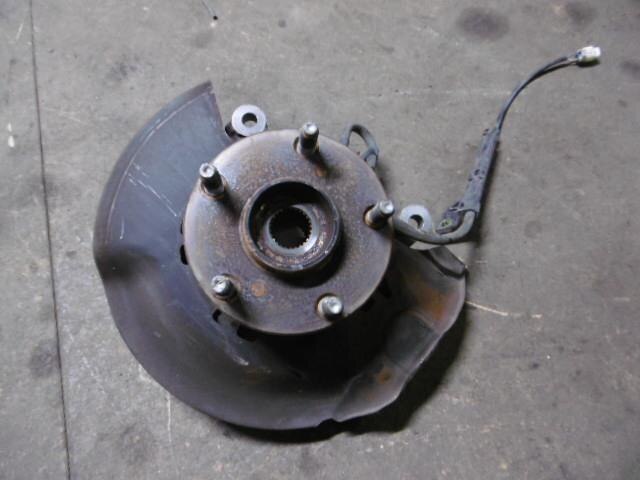 Front Right Knuckle Hub Assembly TOYOTA Ipsum 2001 TA-ACM21 — photo 2