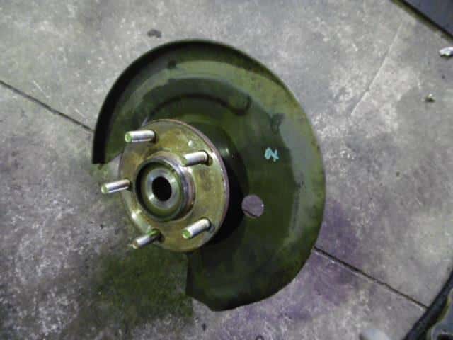 Front Right Knuckle Hub Assembly MITSUBISHI Pajero Mini 2000 GF-H58A MR448402 — photo 1