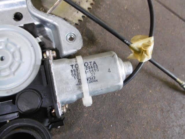 Rear Left Door Regulator TOYOTA Alphard 2004 CAA-ATH10 — photo 2