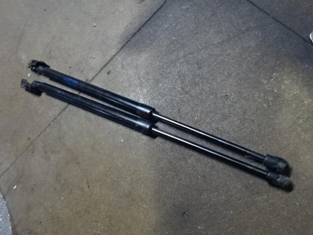 Tail Gate Damper NISSAN Dayz roox 2017 DBA-B21A — photo 1