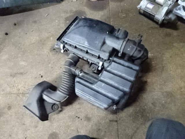 Air Cleaner Assembly SUZUKI Alto 2015 HBD-HA36V 1370074P11 — photo 1