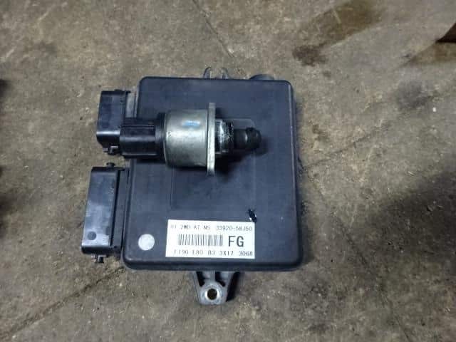 Engine Control Unit SUZUKI Wagon R 2003 LA-MH21S 3392058J51 — photo 1