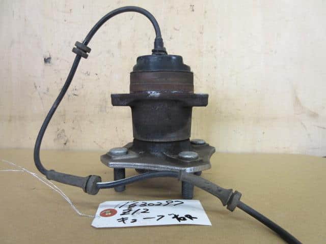 Rear Wheel Hub NISSAN Cube 2009 DBA-Z12 — photo 3