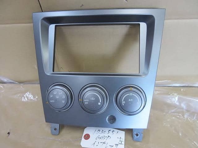 A/C Control Panel SUBARU Impreza 2006 DBA-GGD 72311FE070 — photo 1
