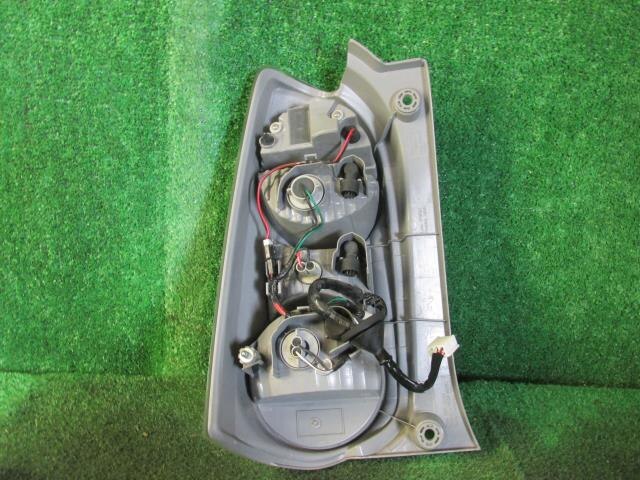 Right Tail Light TOYOTA Passo 2010 DBA-KGC30 — photo 5