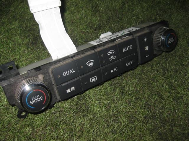 A/C Control Panel NISSAN Elgrand 2005 CBA-ME51 — photo 3