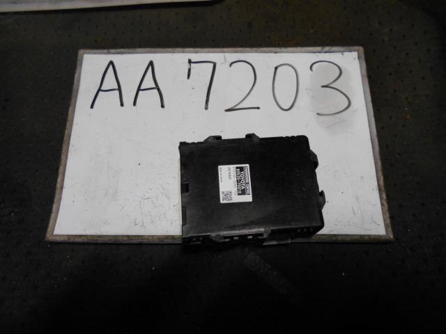 Transmission Computer TOYOTA Prius 2010 DAA-ZVW30 — photo 1