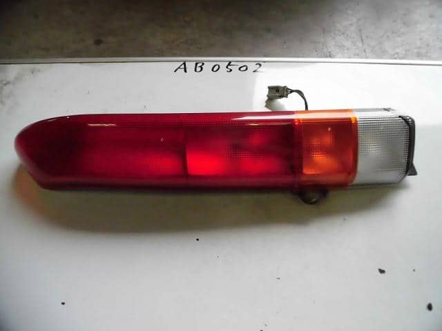 Left Tail Light HONDA Vamos 2002 GF-HM2 — photo 1