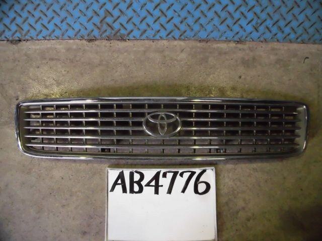 Radiator Grille TOYOTA Hiace 1998 KD-KZH100 — photo 1
