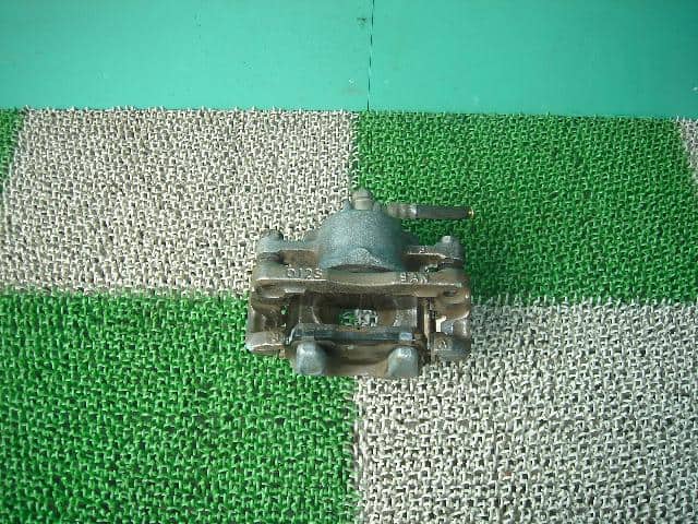 Front Right Caliper SUZUKI Wagon R 2000 GF-MC21S 5510176G00 — photo 2