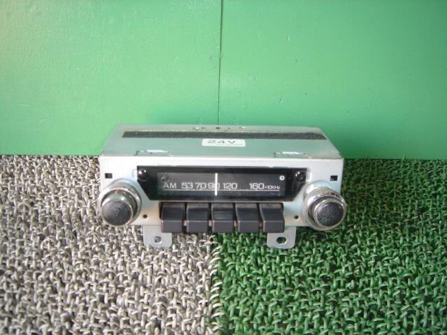 Radio NISSAN Atlas 1983 N-EGF22 28011T9001 — photo 1