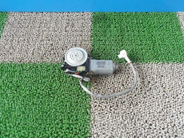 Front Left Door Regulator TOYOTA Will Vi 2001 TA-NCP19 — photo 1