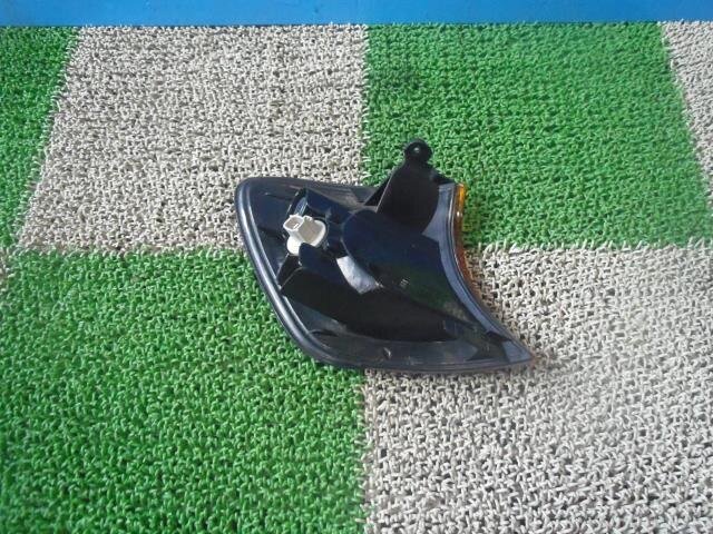 Left Side Marker Light TOYOTA Gaia 2001 GF-SXM15 — photo 2