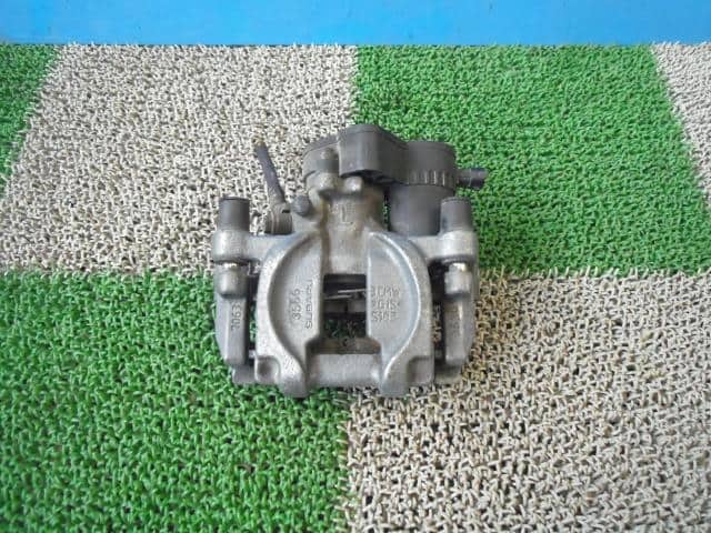 Rear Left Caliper SUBARU Impreza 2017 DBA-GT7 26692FL010 — photo 1