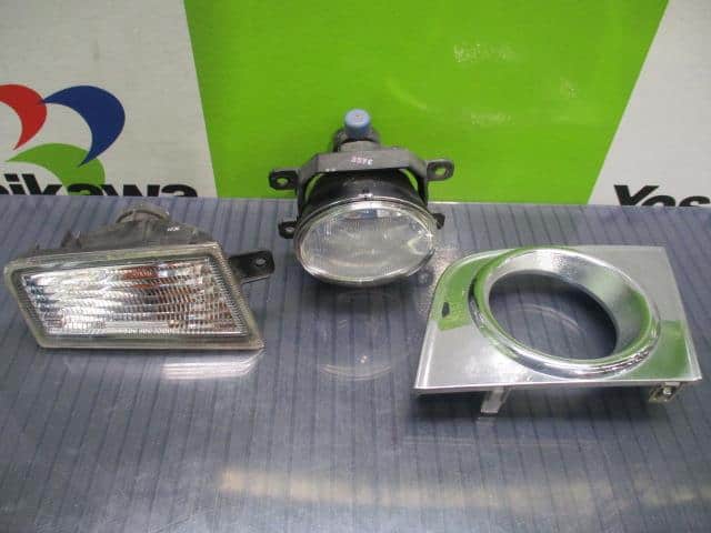 Left Fog Light DAIHATSU Move 2013 DBA-LA100S — photo 1