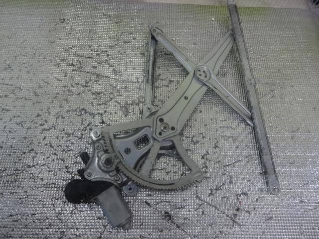 Front Right Door Regulator TOYOTA Allion 2004 CBA-NZT240 — photo 2