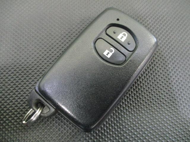Keyless Entry Remote Control Key TOYOTA Prius 2009 DAA-ZVW30 — photo 1