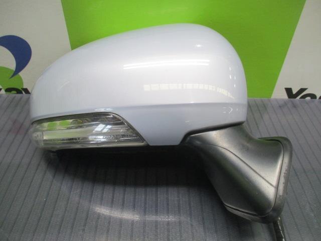 Right Side Mirror TOYOTA Prius 2010 DAA-ZVW30 — photo 1