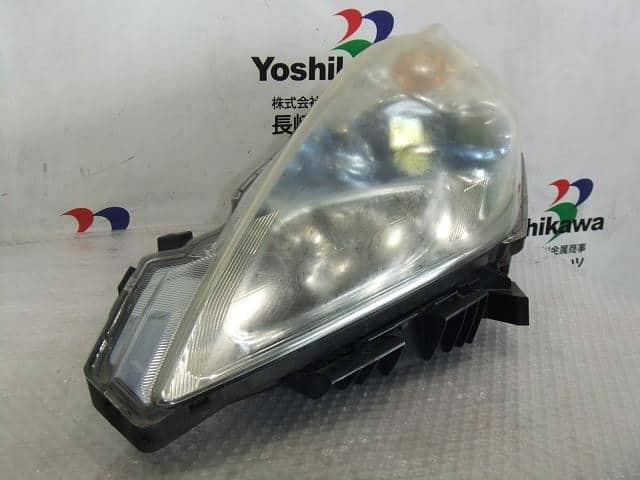 Left Headlight NISSAN Leaf_ 2010 ZAA-ZE0 — photo 1