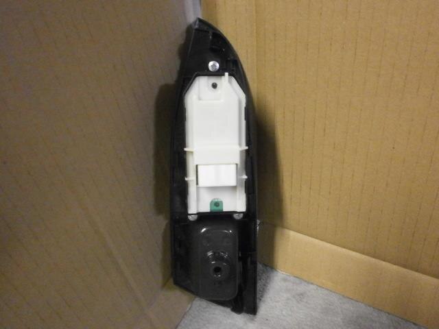 Power Window Switch TOYOTA IQ 2010 DBA-NGJ10 — photo 2