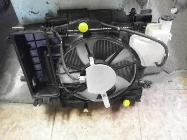Radiator TOYOTA IQ 2010 DBA-NGJ10 — photo 2