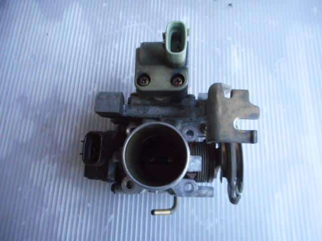 Throttle Body DAIHATSU Move 1998 E-L610S 2221087233 — photo 1
