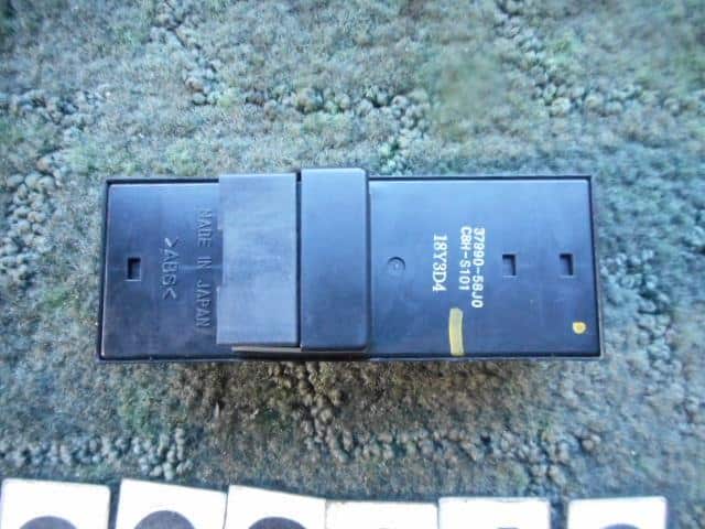 Power Window Switch SUZUKI Wagon R 2003 LA-MH21S — photo 2