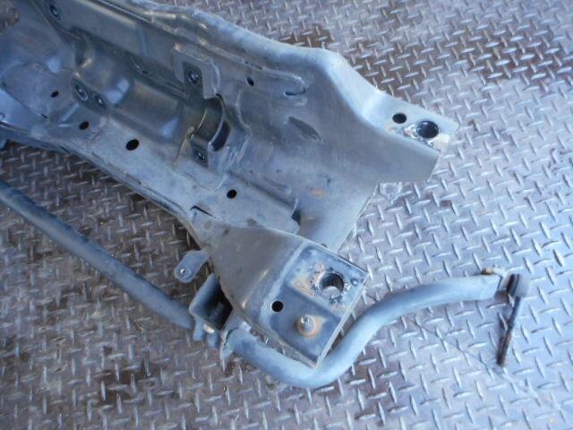 Front Member NISSAN Caravan Van 2004 LC-CQGE25 — photo 3