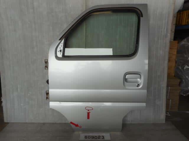 Front Left Door Assembly SUZUKI Every 2001 GD-DB52V 6800279A12 — photo 1