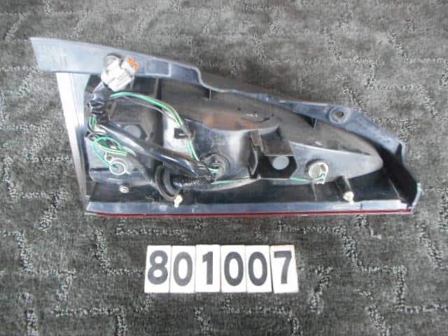 Left Tail Light NISSAN Serena 2000 GF-PNC24 — photo 4
