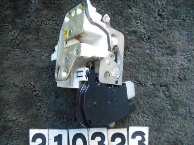 Door Lock Solenoid HONDA Step Wagon 2005 CBA-RF6 — photo 2