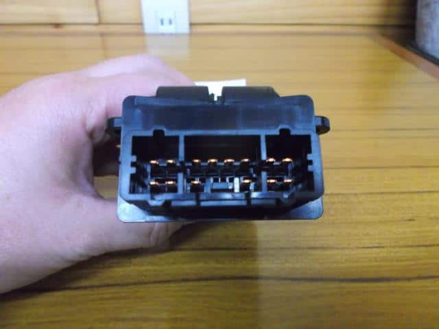 Power Window Switch HONDA Mobilio Spike 2003 LA-GK1 — photo 2