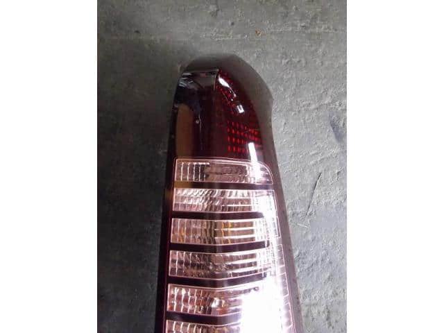 Right Tail Light HONDA Step Wagon 2003 UA-RF8 33501S7S901 — photo 3