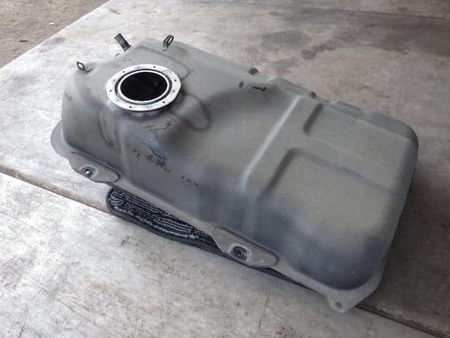 Fuel Tank NISSAN Nt100 clipper 2016 EBD-DR16 — photo 2